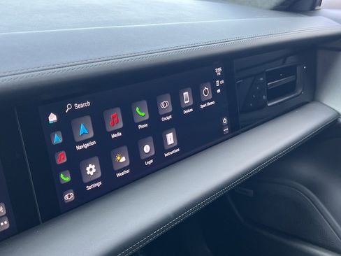 Used 2022 Porsche Taycan GTS image 24