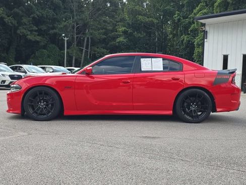 Used 2017 Dodge Charger R/T RWD image 2