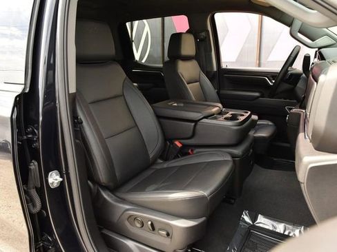 Used 2025 GMC Sierra 1500 SLT image 19