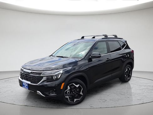 Used 2025 Kia Seltos EX w/ EX Sunroof Package AWD/4WD image 14