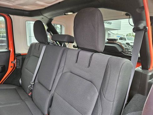 Used 2023 Jeep Wrangler Unlimited AWD/4WD image 17