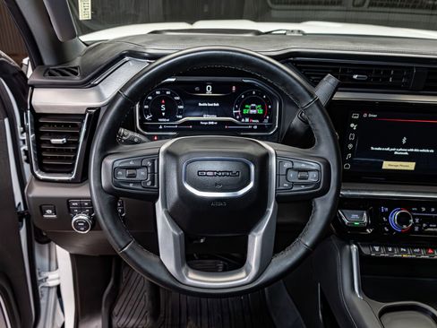 Used 2025 GMC Sierra 3500 Denali w/ Denali Reserve Package image 19