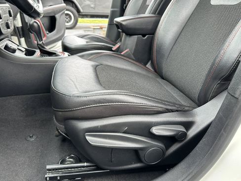 Used 2020 Jeep Compass Trailhawk AWD/4WD image 27
