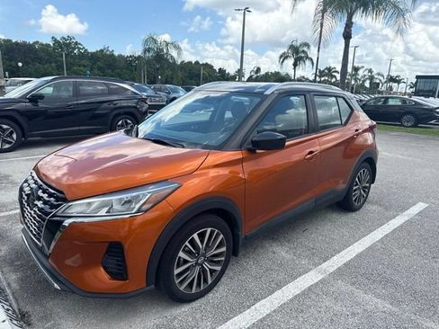 Used 2021 Nissan Kicks SV FWD image 2