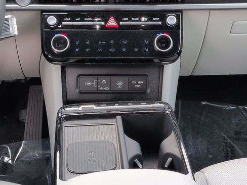 Used 2025 Hyundai Tucson Limited FWD image 19