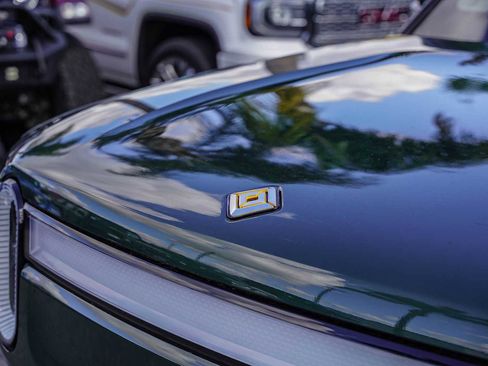 Used 2023 Rivian R1T Adventure image 11