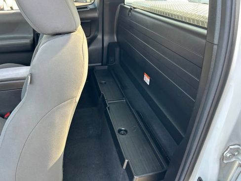 Used 2021 Toyota Tacoma SR AWD/4WD image 8