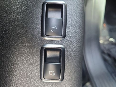 Used 2017 Mercedes-Benz GLS 550 4MATIC image 27