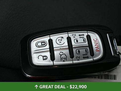 Used 2023 Chrysler Pacifica Touring-L FWD image 36