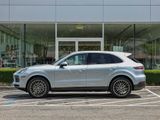 Used 2022 Porsche Cayenne image 2