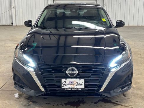 Used 2023 Nissan Altima 2.5 S FWD image 2