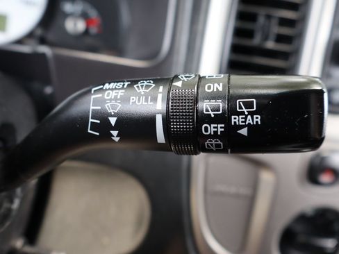 Used 2005 Ford Escape Limited AWD/4WD image 32
