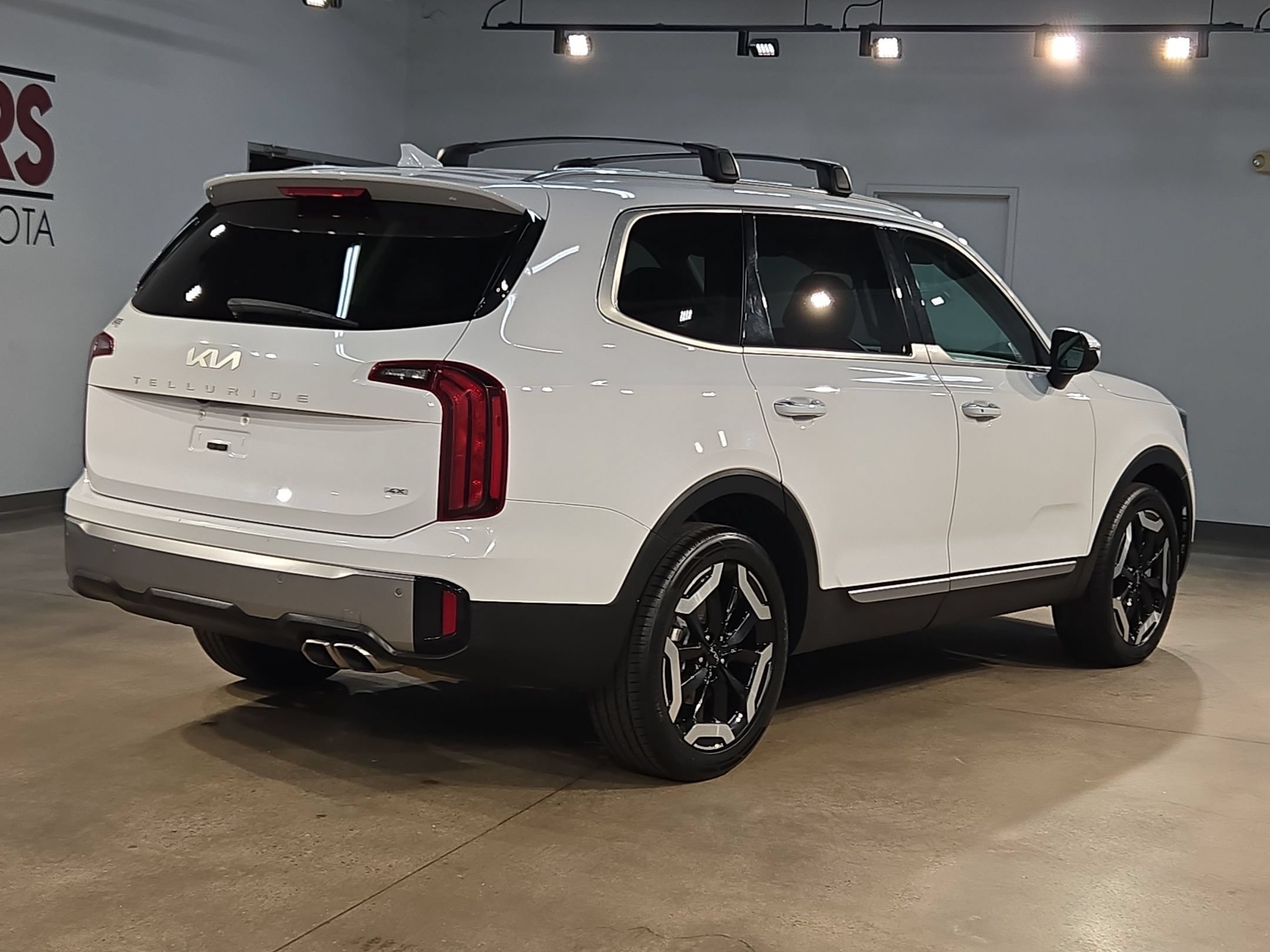 Used 2025 Kia Telluride S AWD/4WD image 7