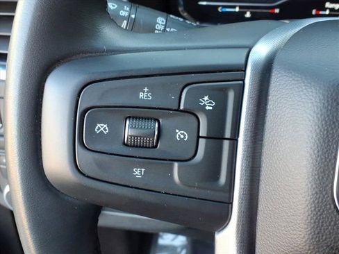 Used 2024 GMC Yukon XL SLT image 10