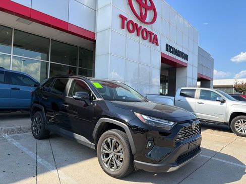 Used 2022 Toyota RAV4 Limited AWD/4WD image 12