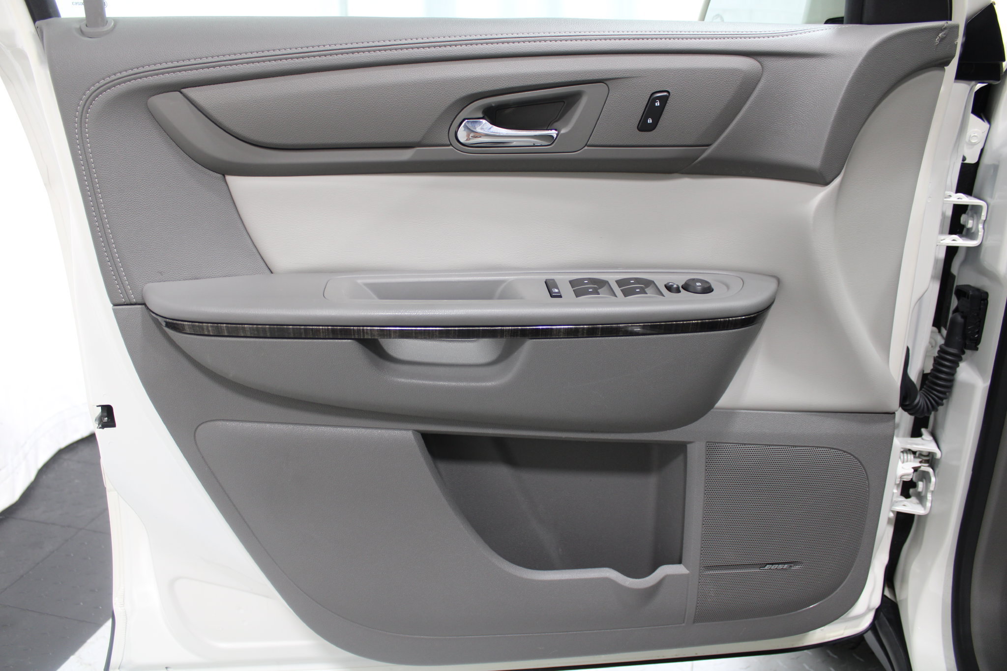 Used 2015 GMC Acadia SLT FWD image 11
