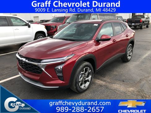 Used 2025 Chevrolet Trax LT w/ Driver Confidence Package image 1