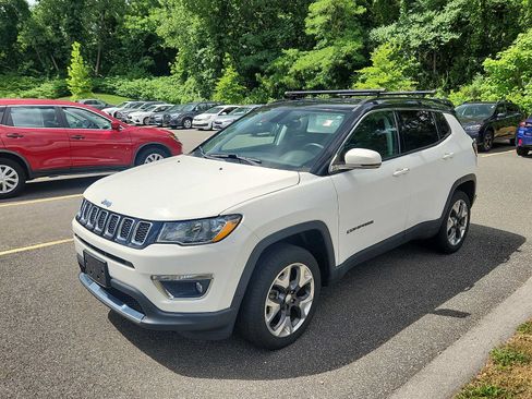 Used 2018 Jeep Compass Limited AWD/4WD image 3