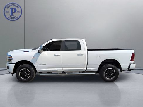 Used 2025 RAM 3500 Laramie AWD/4WD image 4