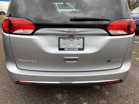 Used 2018 Chrysler Pacifica Touring Plus FWD image 13