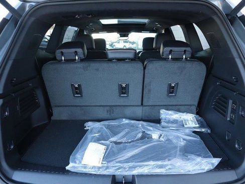 New 2026 GMC Acadia Denali Ultimate image 9