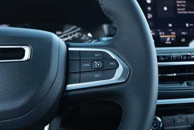 New 2026 Jeep Compass Latitude AWD/4WD image 14