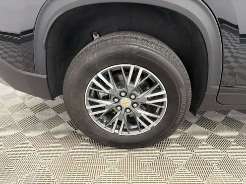 Used 2025 Chevrolet Traverse LT w/ Driver Confidence Package FWD image 18