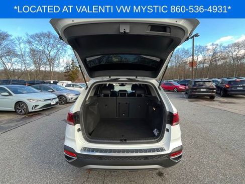 Certified 2023 Volkswagen Taos SEL image 17