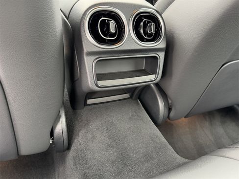 New 2025 Mercedes-Benz C 300 Sedan image 13