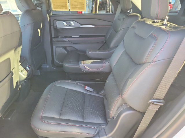 Used 2026 Ford Explorer ST-Line w/ ST-Line Street Pack RWD image 19
