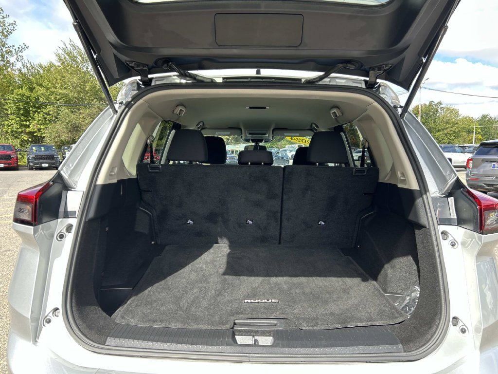 Certified 2024 Nissan Rogue S AWD/4WD image 11