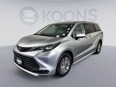 Used 2024 Toyota Sienna LE