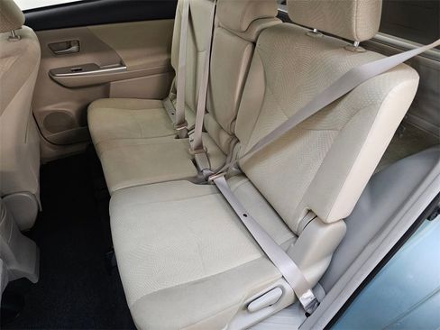 Used 2014 Toyota Prius V Three image 17