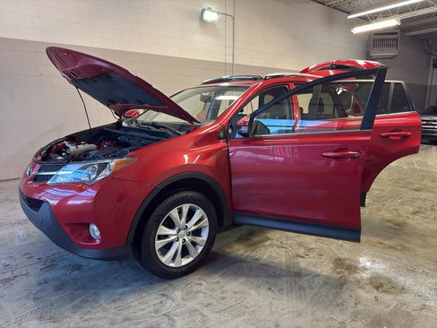 Used 2015 Toyota RAV4 Limited image 9