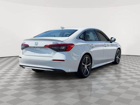 Used 2022 Honda Civic Touring image 9