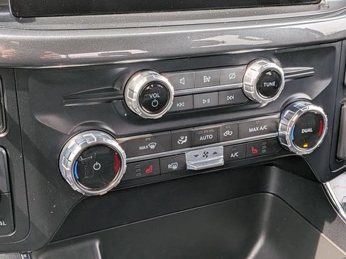 Used 2023 Ford F150 4x4 SuperCrew image 19