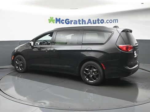 Used 2018 Chrysler Pacifica Touring-L Plus w/ Advanced Safetytec Group FWD image 25