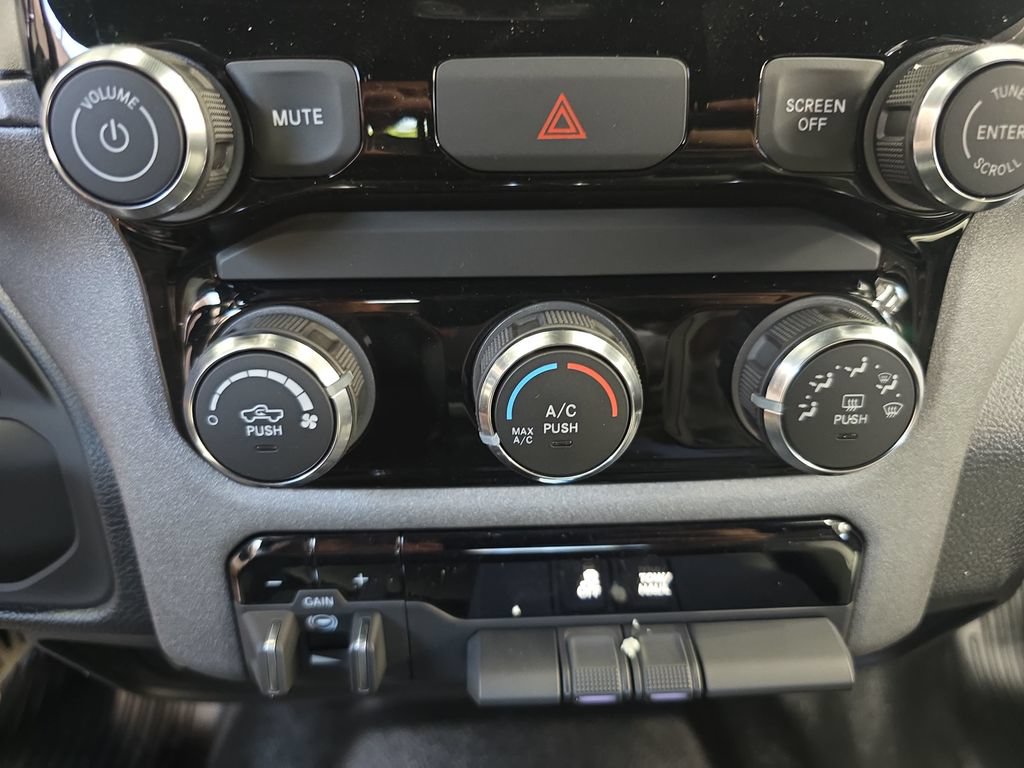 New 2027 RAM 3500 Tradesman w/ Bed Convenience Group AWD/4WD image 21