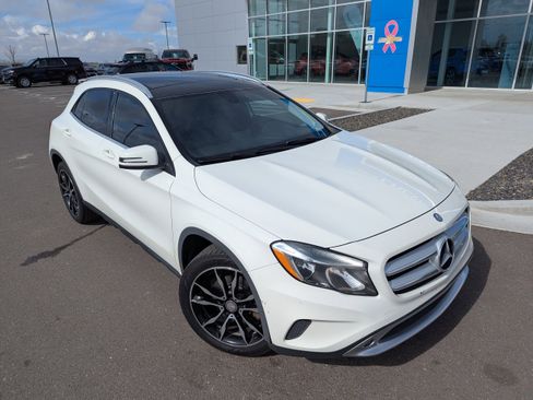 Used 2015 Mercedes-Benz GLA 250 4MATIC image 4