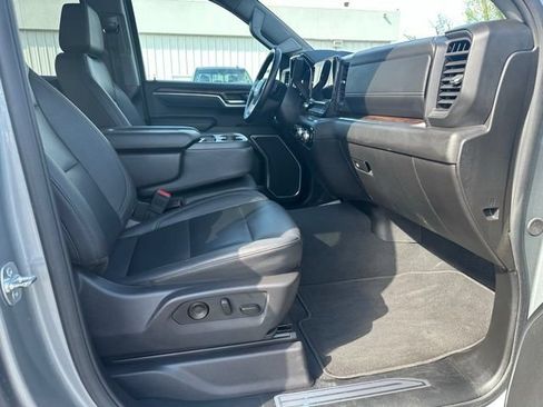 Used 2025 GMC Sierra 1500 SLT AWD/4WD image 9