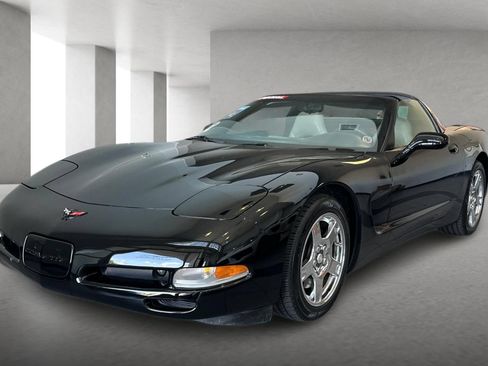 Used 1997 Chevrolet Corvette Coupe RWD image 8