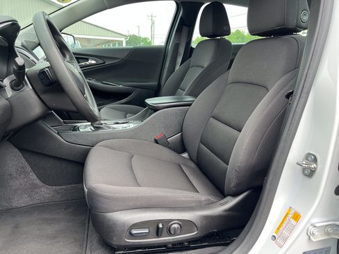 Used 2023 Chevrolet Malibu LT FWD image 13