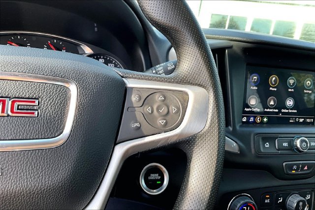 Used 2024 GMC Terrain SLE w/ Driver Convenience Package FWD image 19