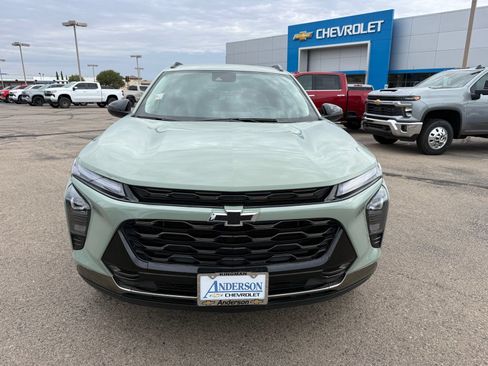 Certified 2025 Chevrolet Trax ACTIV w/ Driver Confidence Package FWD image 2