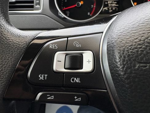 Used 2017 Volkswagen Jetta S image 4