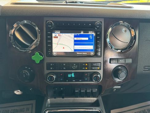 Used 2011 Ford F250 Lariat w/ Lariat Ultimate Pkg AWD/4WD image 23