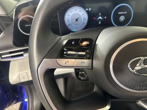 Used 2023 Hyundai Elantra Limited image 15