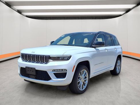 New 2025 Jeep Grand Cherokee Summit image 3