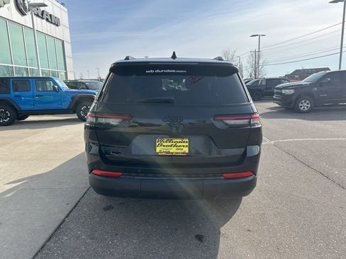 Used 2024 Jeep Grand Cherokee L Laredo AWD/4WD image 6