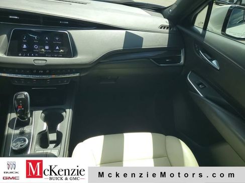 Used 2022 Cadillac XT4 Sport w/ Comfort Package FWD image 27